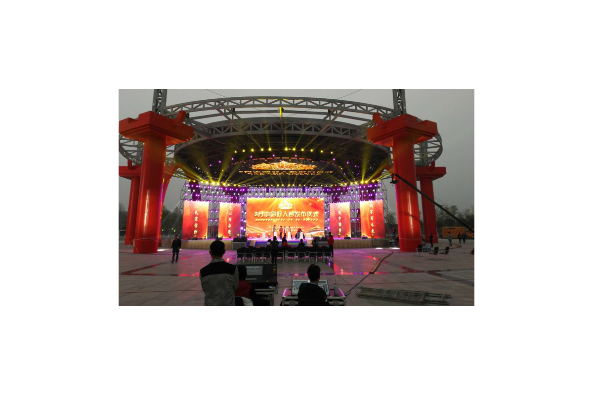 河南省商丘好人公園天幕屏，地磚屏，曲屏組合
